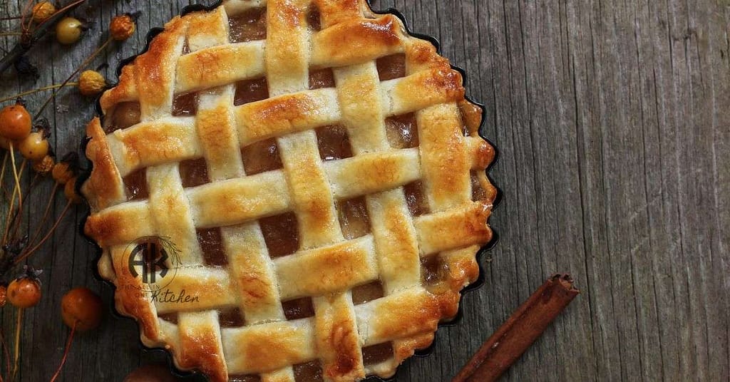 What is Graham Cracker Pie Crust Made of?